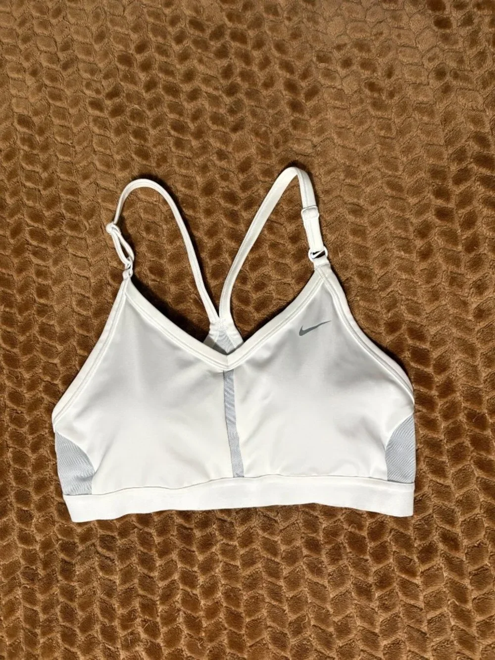 NWOT Nike Indy Women's Light-Support Padded V-Neck Sports Bra White L Large